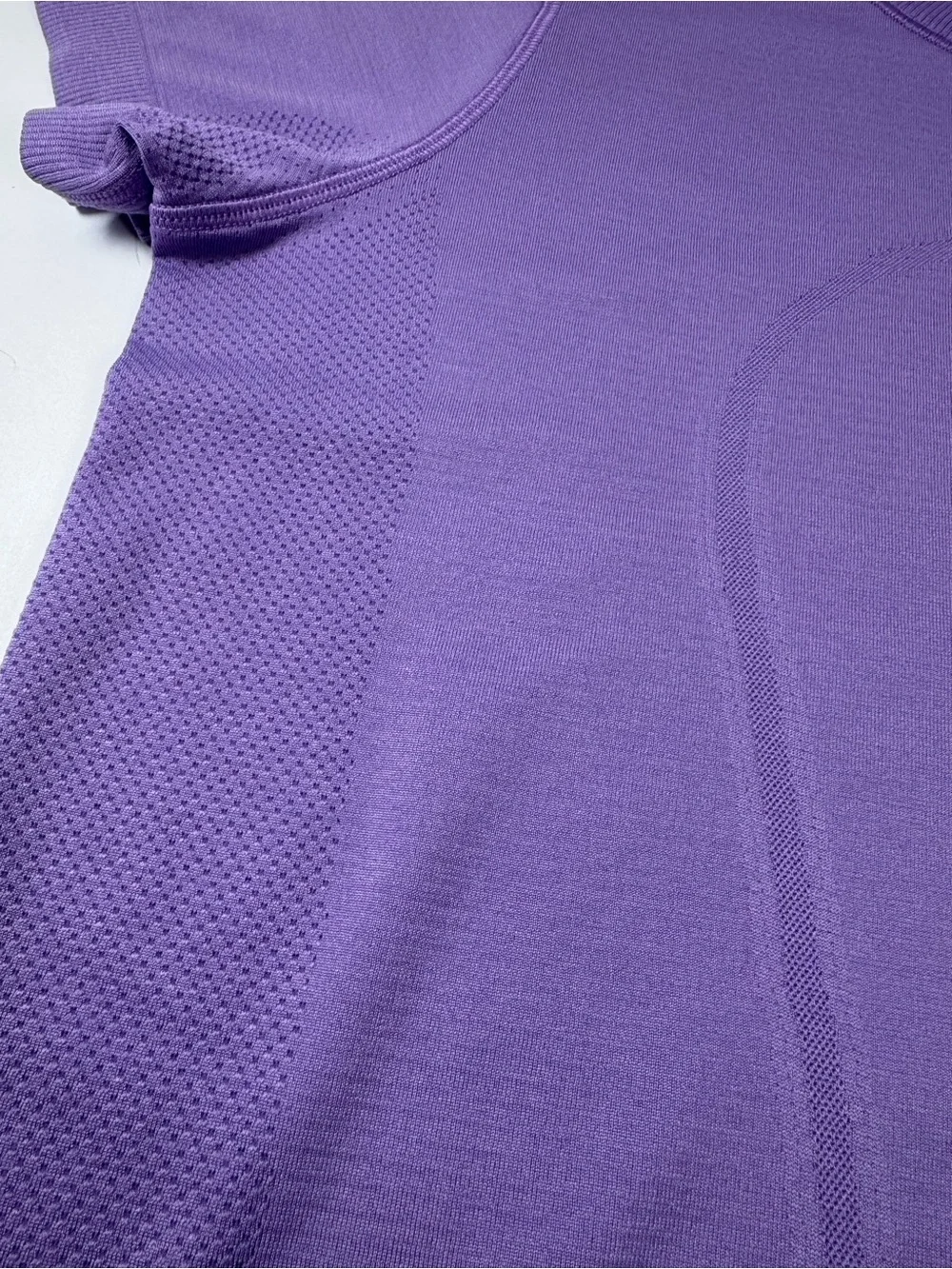 Lululemon Swiftly Tech Short Sleeve Shirt Lavender Purple - Picture 4 of 4